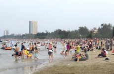 Inaugura fiesta de polo de turismo costero en Nghe An