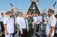 Máximo dirigente partidista de Vietnam visita Zona 4 de la Fuerza Naval