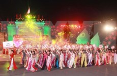 Apertura del quinto festival de framboyán en ciudad de Hai Phong