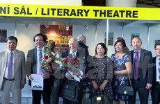 Ciudadano vietnamita gana Premio de Diccionario de República Checa