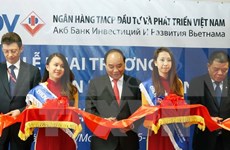 Premier vietnamita aboga por superar barreras en intercambio mercantil con Rusia