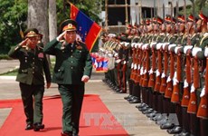 Vietnam y Laos acuerdan impulsar cooperación en defensa