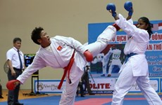Participan karatecas extranjeros en torneo abierto en Vietnam