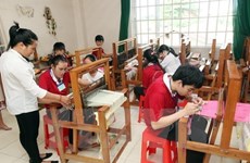 Ayuda financiera de Noruega a niños discapacitados vietnamitas