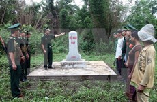 Provincias de Vietnam y Laos revisan labores de remozamiento de postes fronterizos