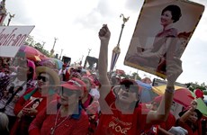 Policía tailandesa impide a “camisas rojas” abrir centros supervisores de referéndum