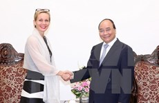 Premier vietnamita recibe a embajadores de Suecia y Myanmar