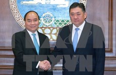 Primer ministro de Vietnam continúa visita en Mongolia