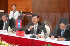 Dirigente parlamentario de Laos recorre la provincia vietnamita