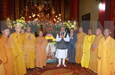 Premier indio se reúne con budistas vietnamitas