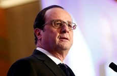 Presidente de Francia continúa visita de Estado en Vietnam