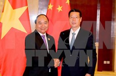 Premier de Vietnam reitera en China política exterior de autodeterminación