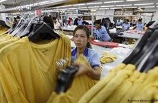 Camboya aumentará salario mínimo para empleados de industria textil y de calzado