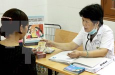 Hanoi ofrece asistencia de seguro médico a portadores de HIV