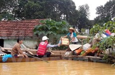 Provincias vietnamitas afectadas por inundaciones reciben asistencia