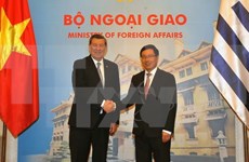 Vietnam y Uruguay proponen crear un comité para cooperación económica