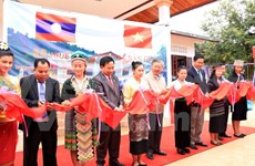 Donación de Embajada de Vietnam a provincia de Laos