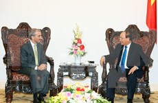 Premier vietnamita recibe a nuevos embajadores de Portugal y Serbia