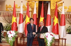 [Galería] Primer ministro de Japón visita Vietnam