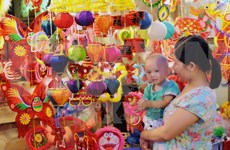 [Fotos] Brillante calle de farolillo en Ciudad Ho Chi Minh en vísperas de Fiesta de Medio Otoño