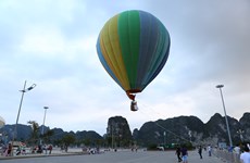 [Fotos] Paseos en globos aerostáticos para contemplar Ha Long desde las alturas