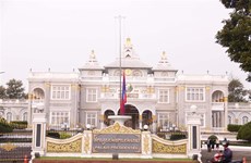 [Fotos] En Laos luto nacional por el fallecimiento del presidente Tran Dai Quang