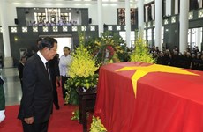 [Fotos] Delegaciones extranjeras rinden homenaje al presidente Tran Dai Quang