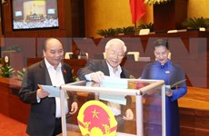 [Fotos] Asamblea Nacional de Vietnam realiza votación de confianza secreta a 48 cargos elegidos