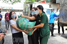 Hanoi establece equipo para garantizar productos esenciales a personas en cuarentena