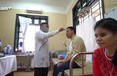 Médico vietnamita dedica su juventud a víctimas de dioxina