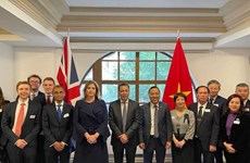 Impulsan relaciones comerciales y de inversión de Reino Unido en Vietnam