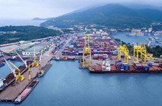 Desarrollarán sistemas logísticos asociados con puertos marítimos y aeropuertos en centro de Vietnam