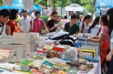 Esfuerzos para traer libros vietnamitas al mundo
