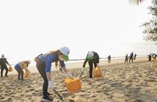 Destacan papel de mujeres en reducir residuos plásticos en Vietnam