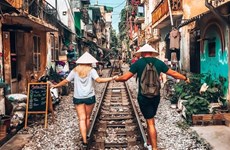 Viaje de aventura al lado de “calles del tren” en Hanoi
