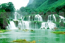[Video] Cascada de Dambri en Altiplanicie Occidental de Vietnam