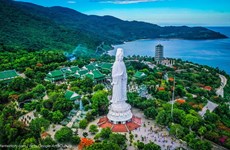 (Video) Gigante estatua de Guanyin en la pagoda Linh Ung