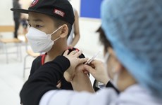 Hanoi implementa la vacunación contra el COVID-19 en niños de 5 a 11 años
