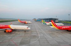 Reapertura de vuelos internacionales ayudará a aerolíneas vietnamitas a recuperarse