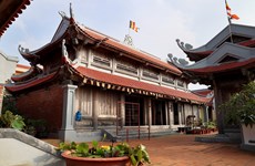 Belleza de pagoda Da Tay en Truong Sa