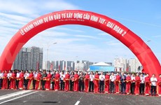 Alivian congestión del tráfico en Hanoi con apertura del puente Vinh Tuy 2