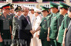 Premier vietnamita extiende mejores deseos a fuerzas armadas en ciudad de Da Nang por el Tet 2019
