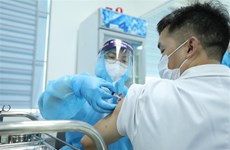 Vietnam por garantizar cobertura de vacunación antiCOVID-19 a todos pobladores