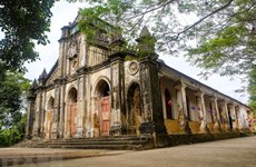 Contemplen la belleza de la antigua iglesia de Tung Son en la ciudad vietnamita de Da Nang