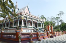 Pagoda cubierta de "cuencos cerámicos" en Soc Trang: atracción turística de Vietnam