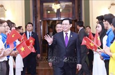 Sostiene titular del Parlamento vietnamita encuentro con compatriotas en Cuba