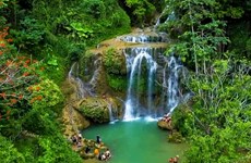 Admiran belleza natural y prístina de catarata Mu en Hoa Binh