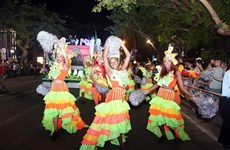 [Fotos] Carnaval de Da Nang atrae a turistas