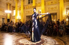 [Foto] Presentan en Rusia seda y brocado de Vietnam