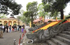 Imponentes esculturas de dragón en Palacio Kinh Thien 